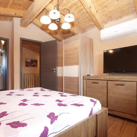 House Jasici 2014